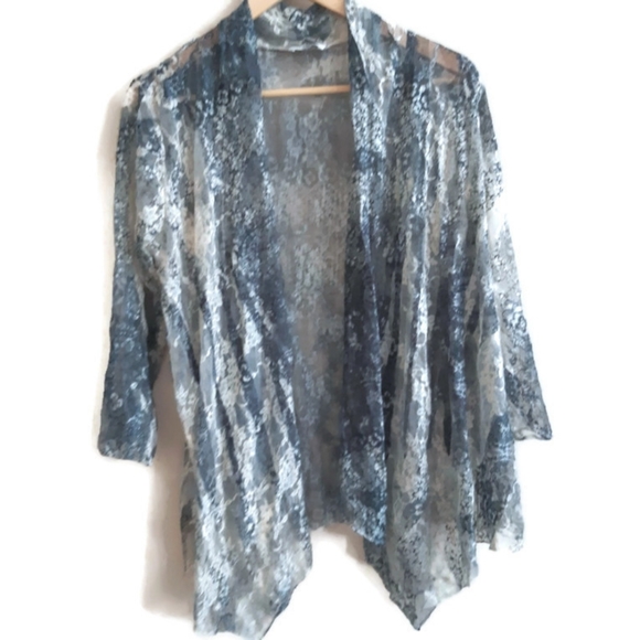 Britney Black | lace sweater in grey and white